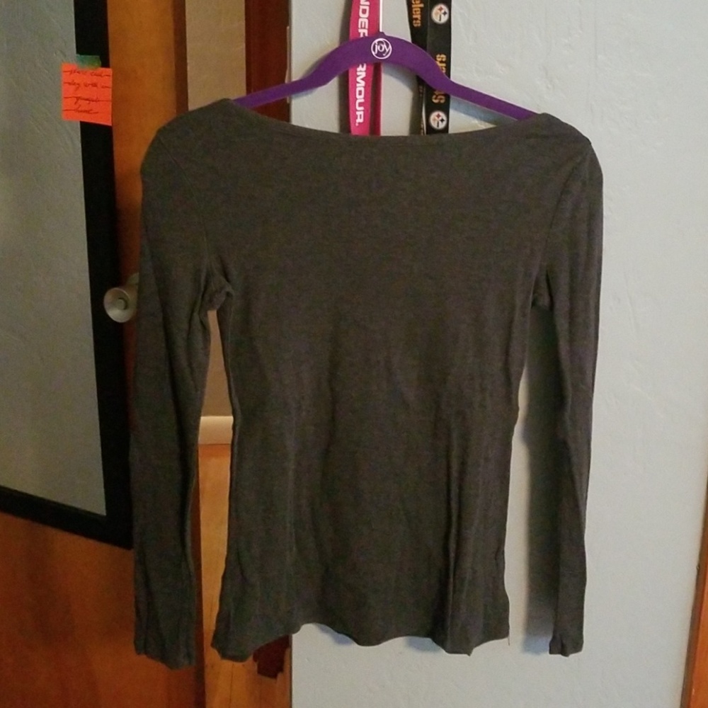 Old Navy Long Sleeve T-shirt